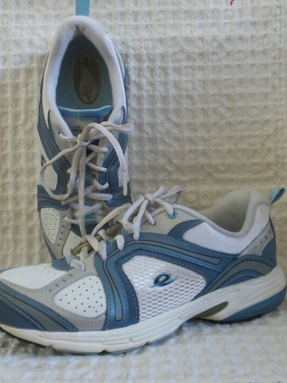 Easy Spirit Walking Shoes ZAMPER White Blue Size 9 Medium Leather Upper